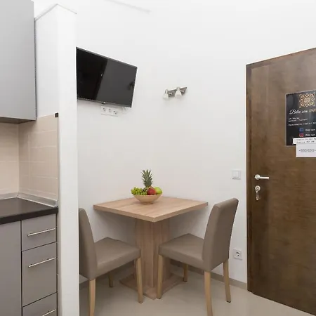 Apartment Bilin San *