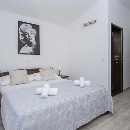 Bilin San Apartamento *